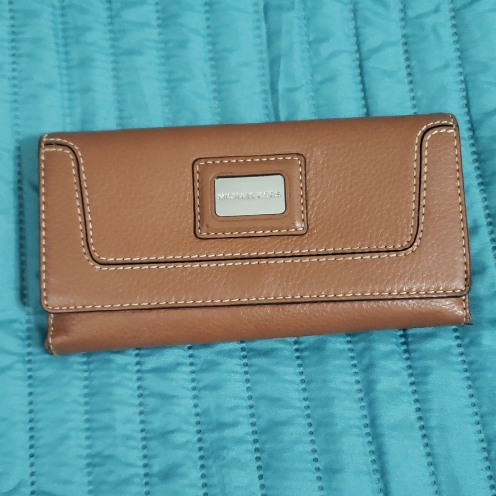 Michael kors wallet